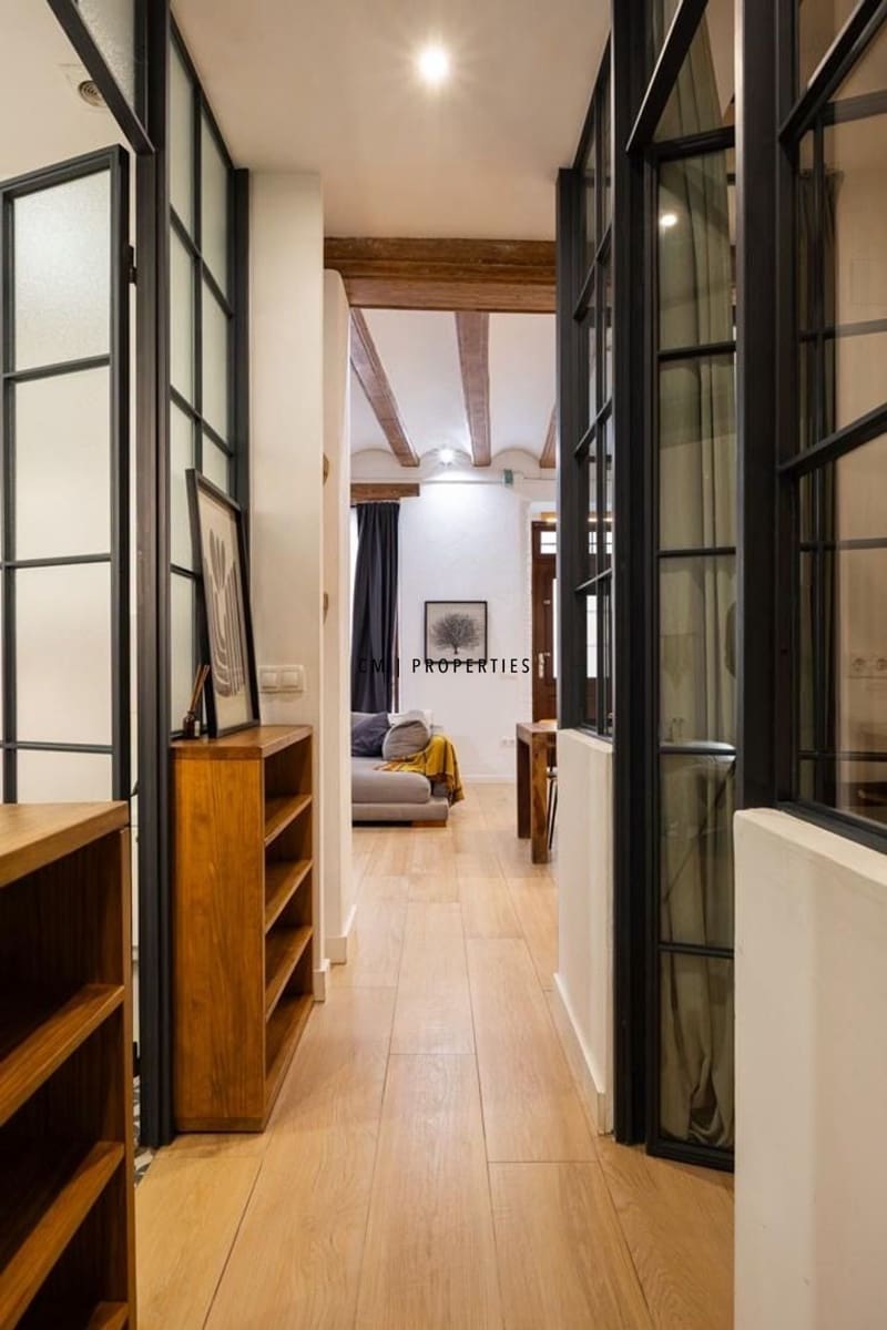 2 bedroom Flat for rent in Valencia city - € 2,400 (Ref: 9722200)