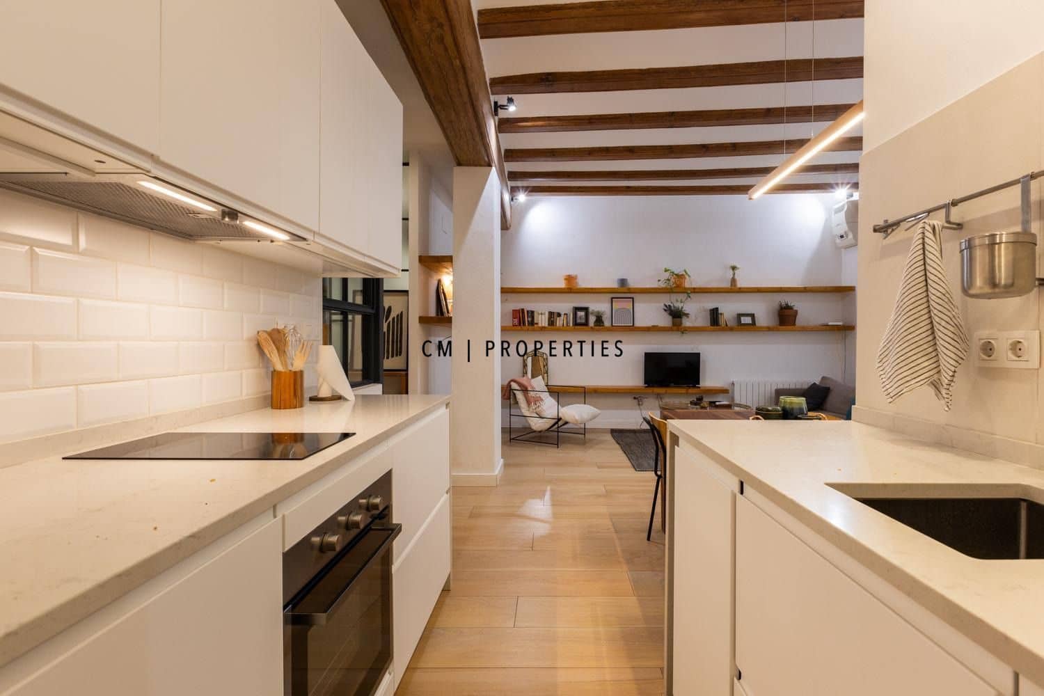 2 bedroom Flat for rent in Valencia city - € 2,400 (Ref: 9722200)