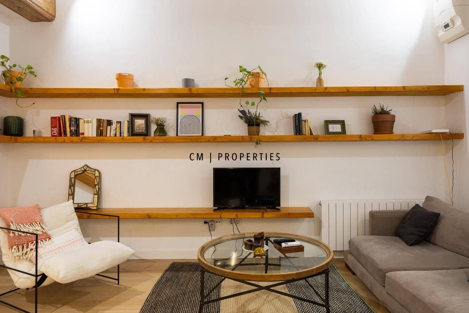 2 bedroom Flat for rent in Valencia city - € 2,400 (Ref: 9722200)