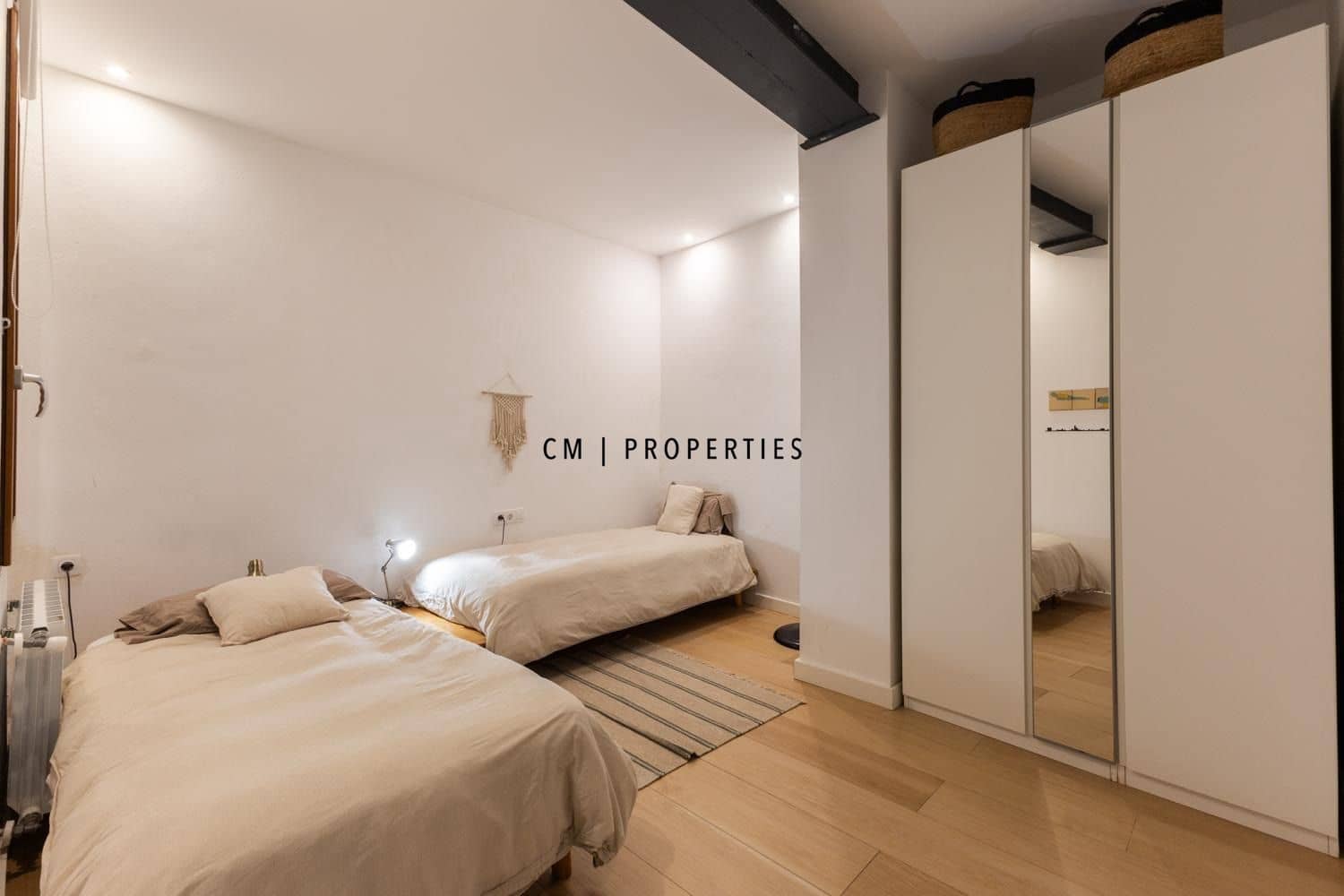 2 bedroom Flat for rent in Valencia city - € 2,400 (Ref: 9722200)