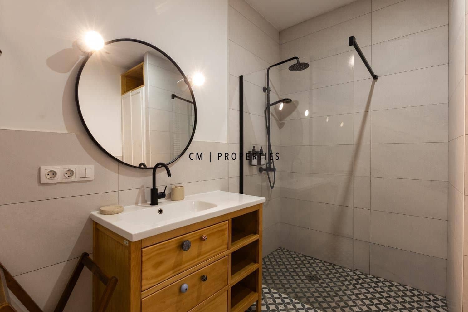 2 bedroom Flat for rent in Valencia city - € 2,400 (Ref: 9722200)