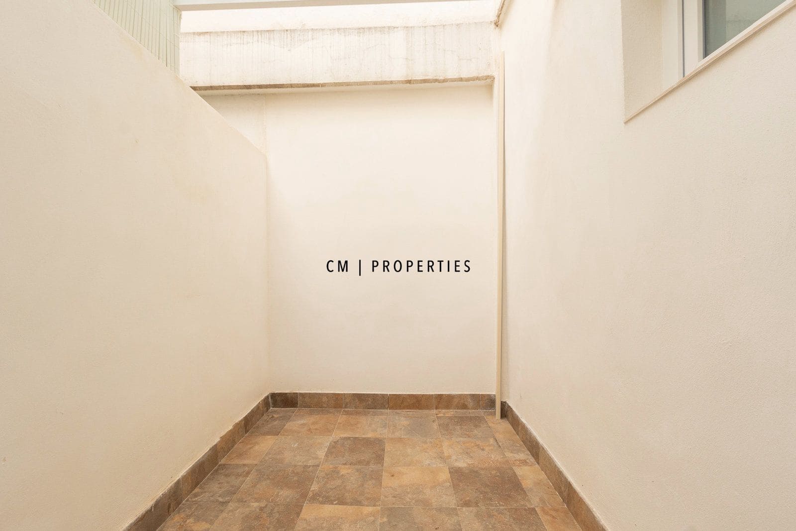 3 bedroom Flat for rent in San Antonio de Benageber - € 1,200 (Ref: 9722652)