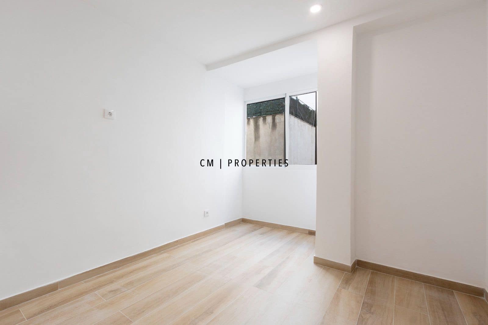 3 bedroom Flat for rent in San Antonio de Benageber - € 1,200 (Ref: 9722652)