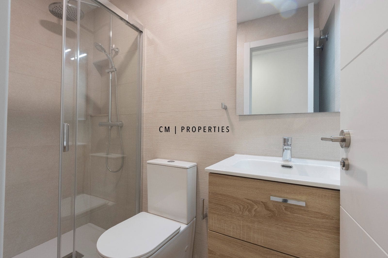 3 bedroom Flat for rent in San Antonio de Benageber - € 1,200 (Ref: 9722652)