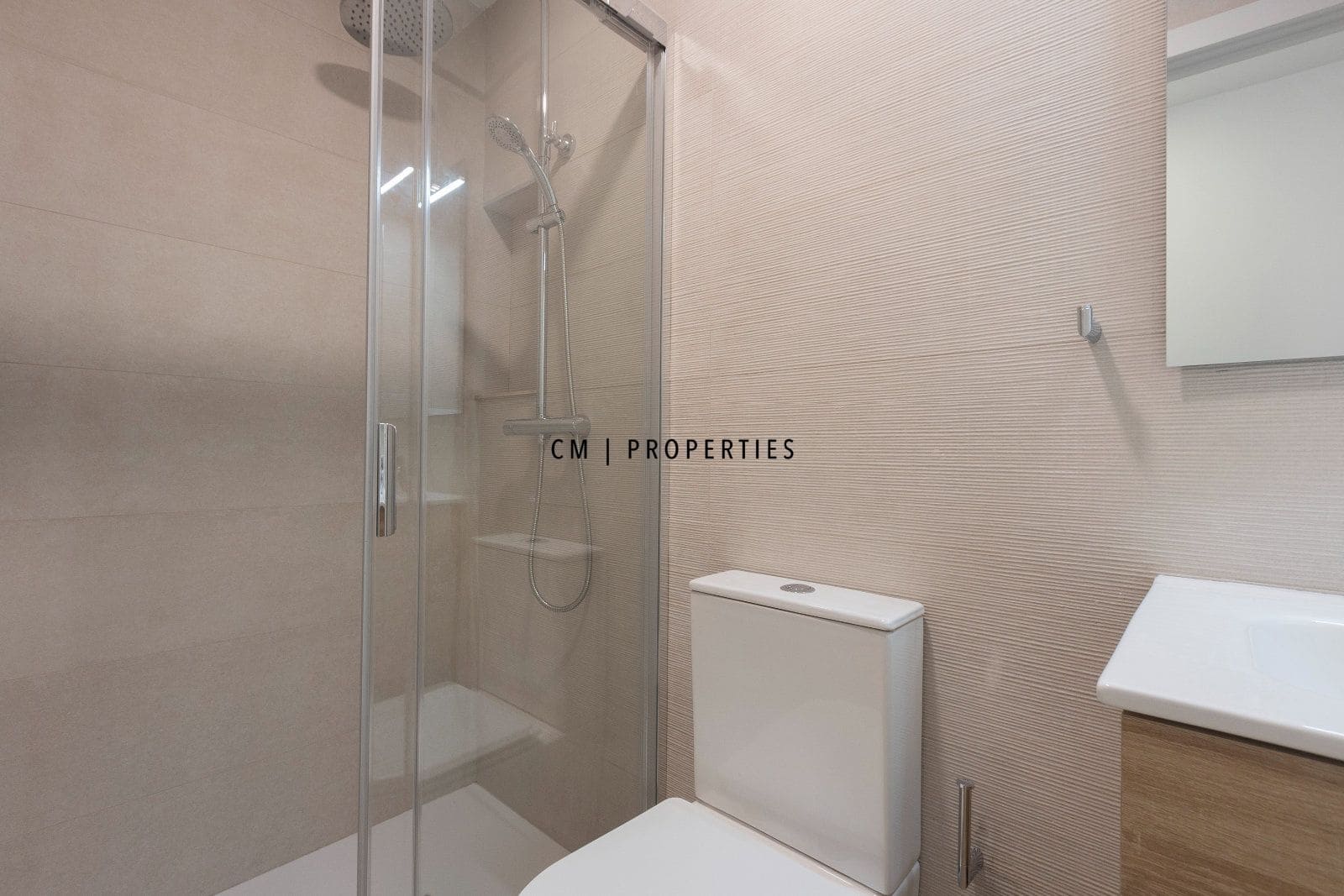 3 bedroom Flat for rent in San Antonio de Benageber - € 1,200 (Ref: 9722652)