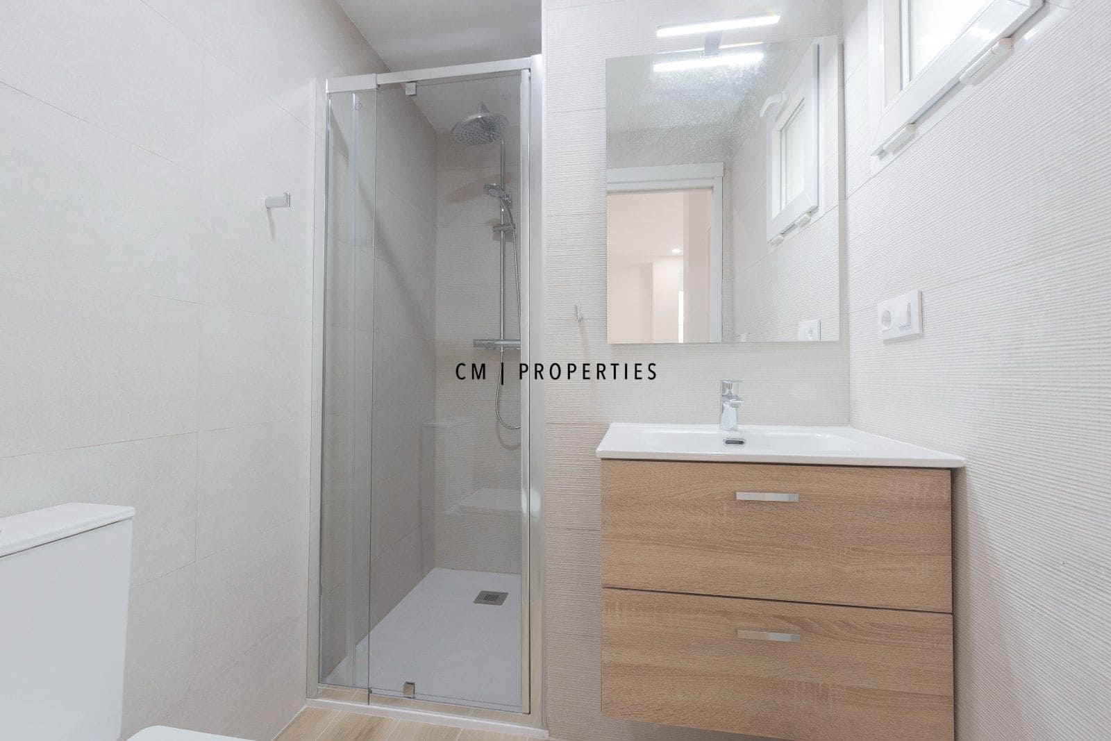 3 bedroom Flat for rent in San Antonio de Benageber - € 1,200 (Ref: 9722652)