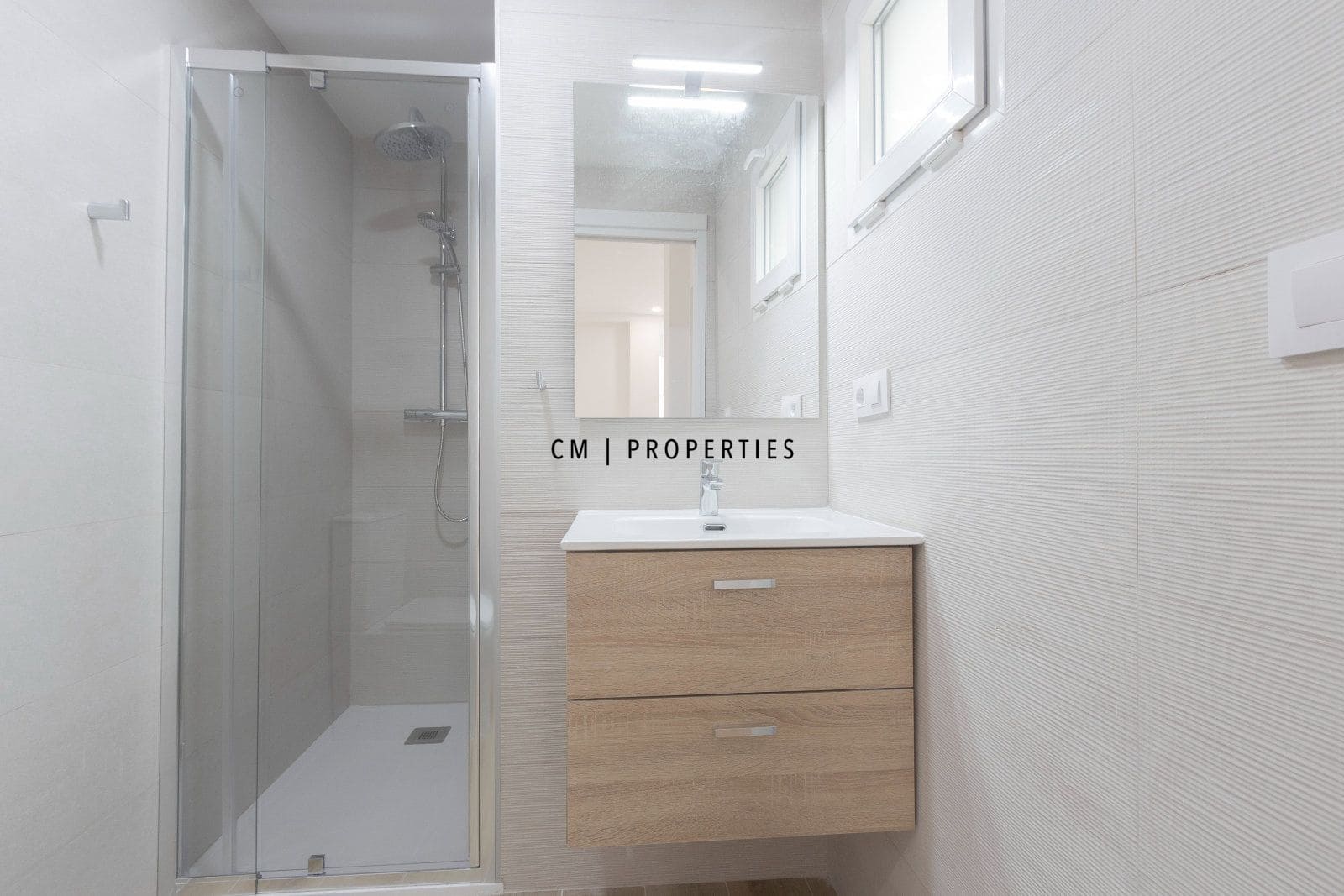 3 bedroom Flat for rent in San Antonio de Benageber - € 1,200 (Ref: 9722652)