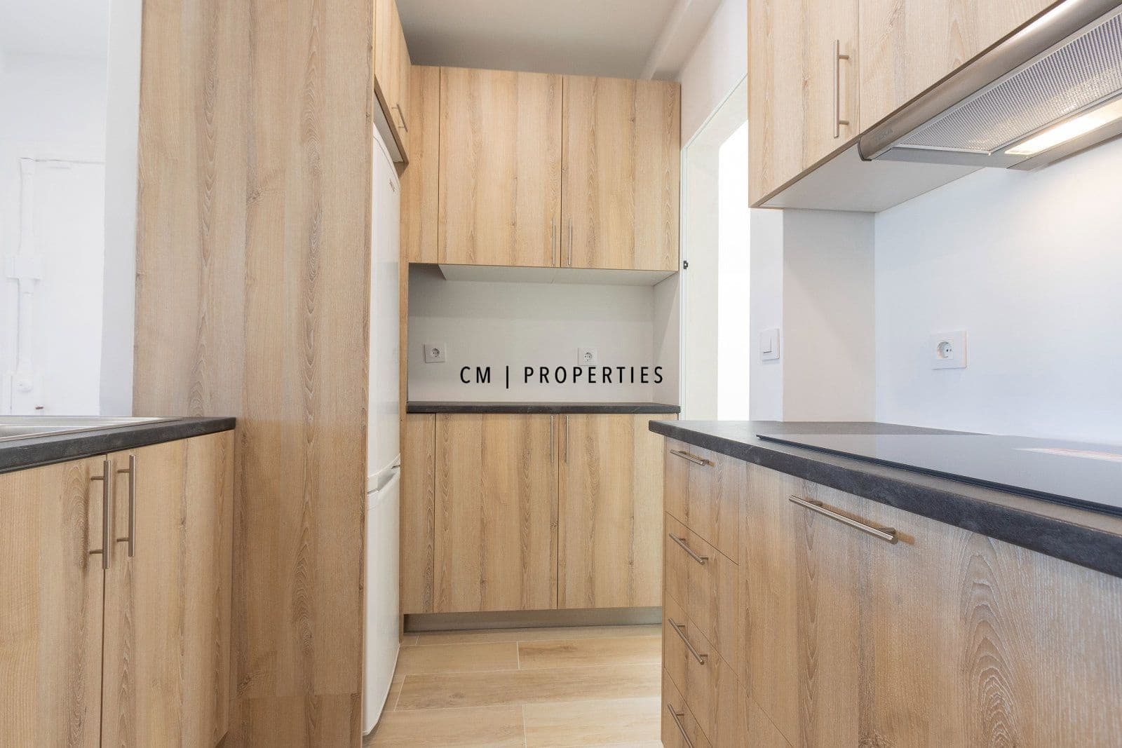 3 bedroom Flat for rent in San Antonio de Benageber - € 1,200 (Ref: 9722652)