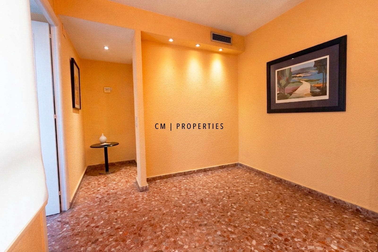 4 slaapkamer Flat te huur in Valencia stad - € 1.500 (Ref: 9723511)