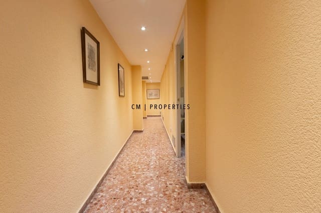 Piso de 4 habitaciones en Ciutat Vella, València ciudad en alquiler - 1.500 € (Ref: 9723511)