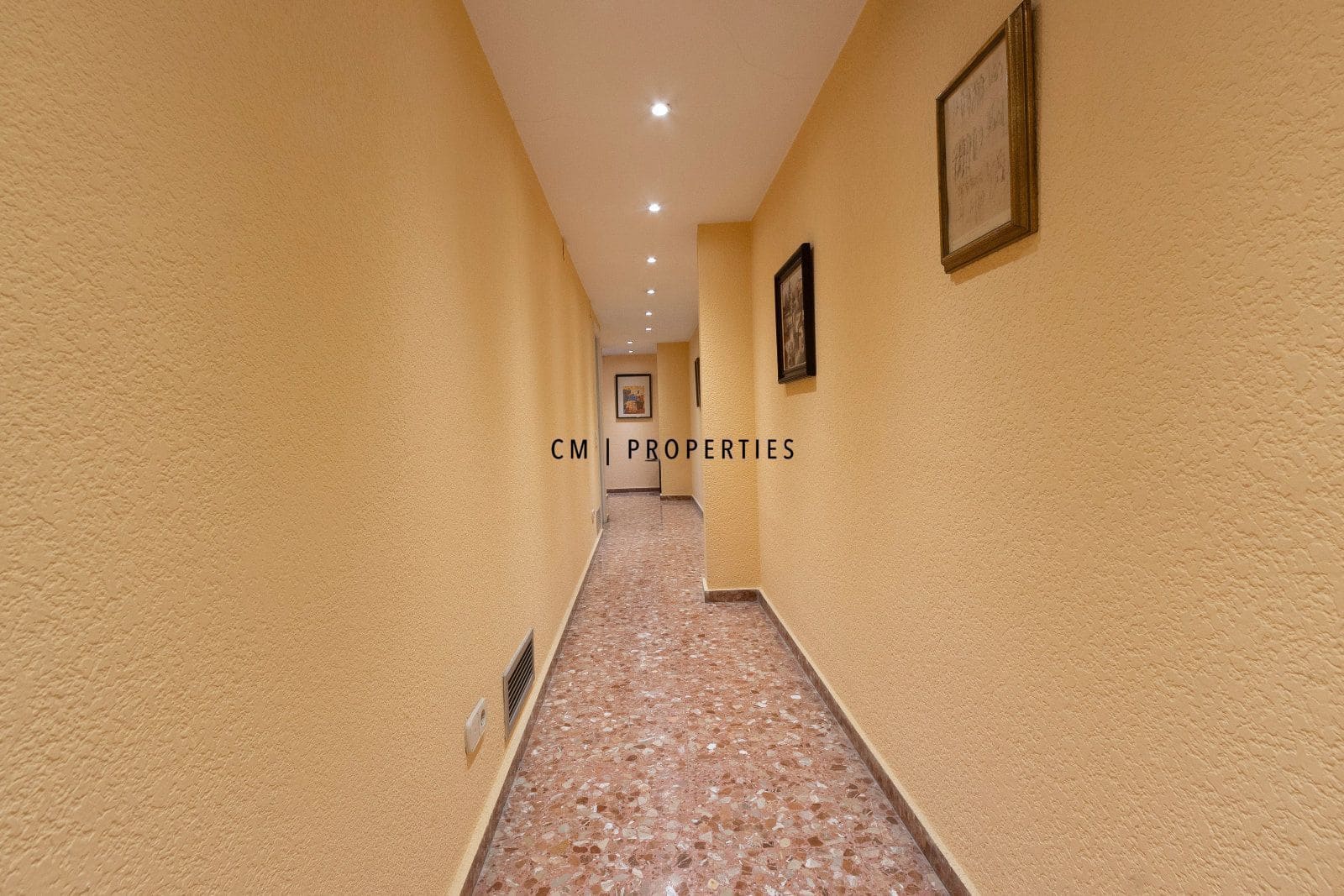 4 slaapkamer Flat te huur in Valencia stad - € 1.500 (Ref: 9723511)