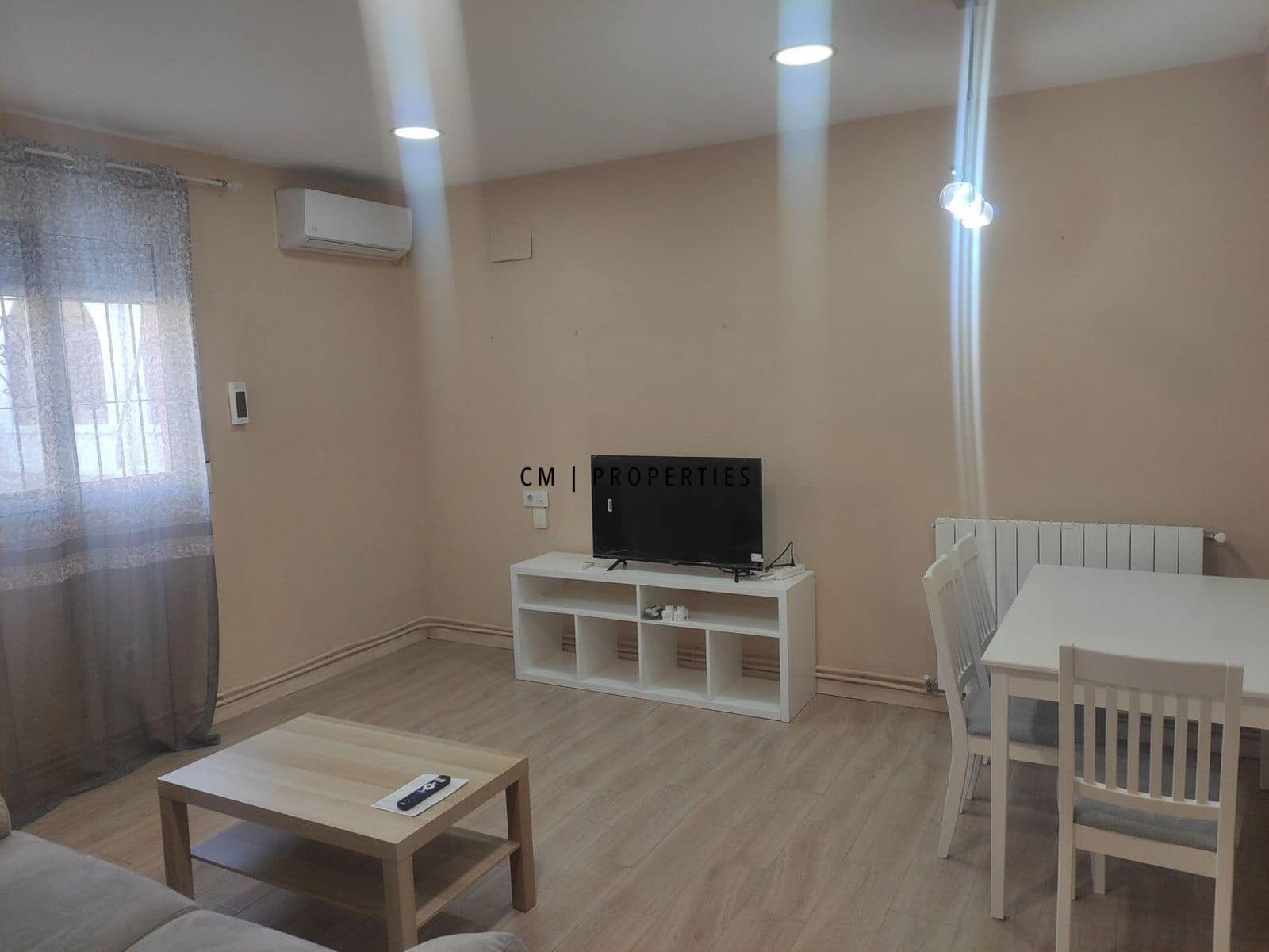 Piso de 3 habitaciones en València ciudad en alquiler - 1.000 € (Ref: 9724991)