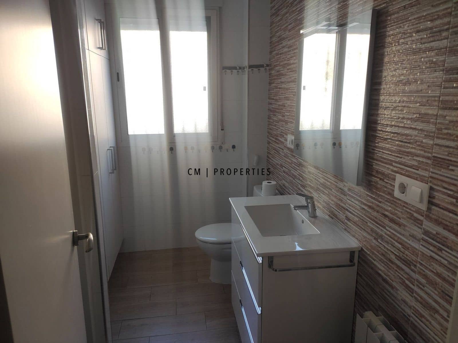 Piso de 3 habitaciones en València ciudad en alquiler - 1.000 € (Ref: 9724991)