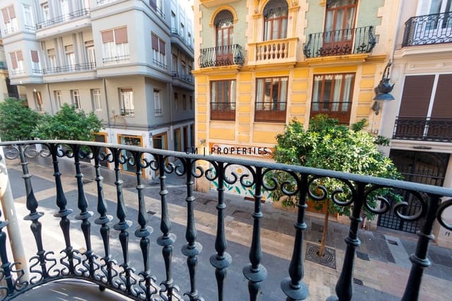 1 bedroom Flat for rent in Ciutat Vella, Valencia city - € 1,100 (Ref: 9730456)