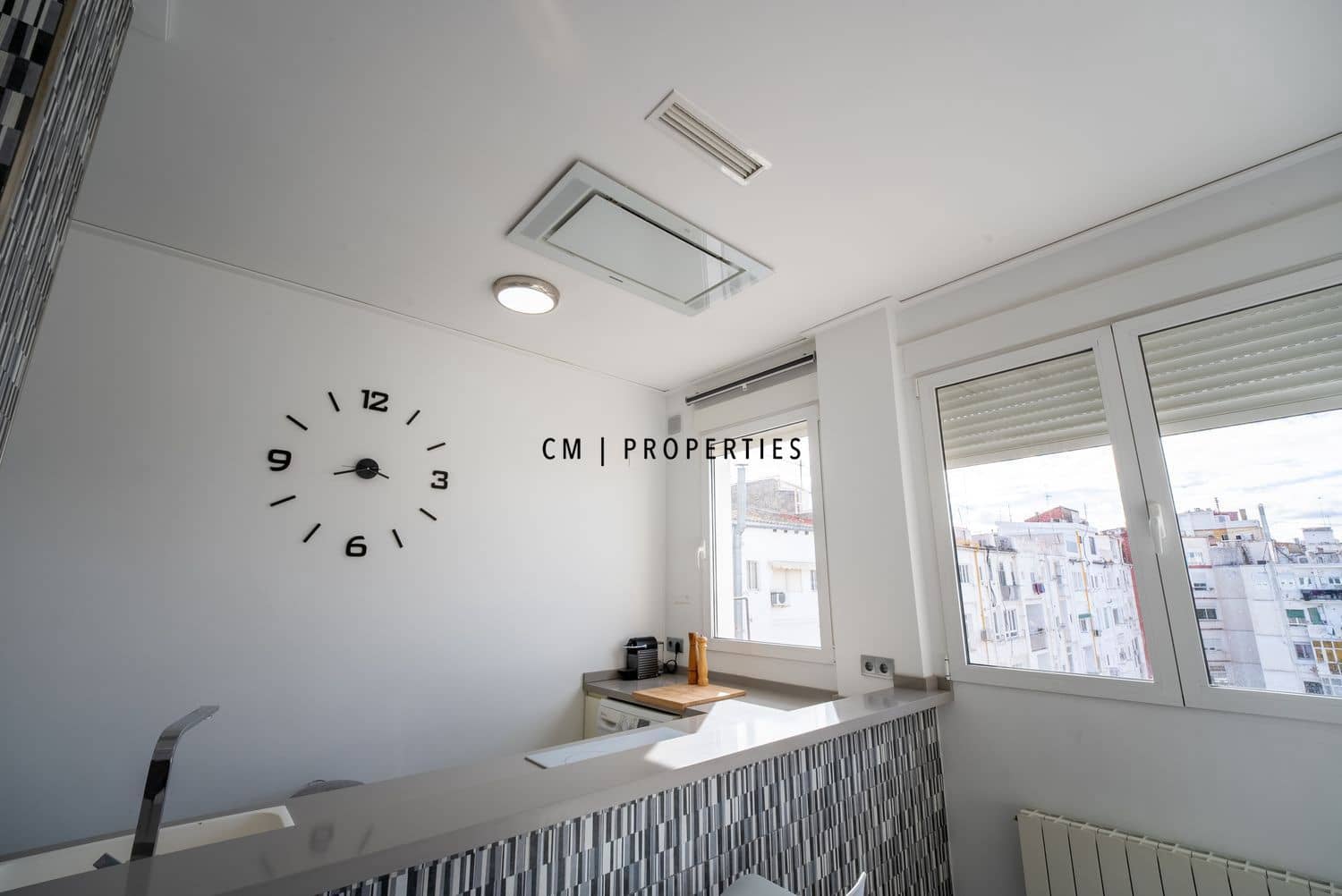 3 bedroom Flat for rent in Valencia city - € 1,850 (Ref: 9731386)