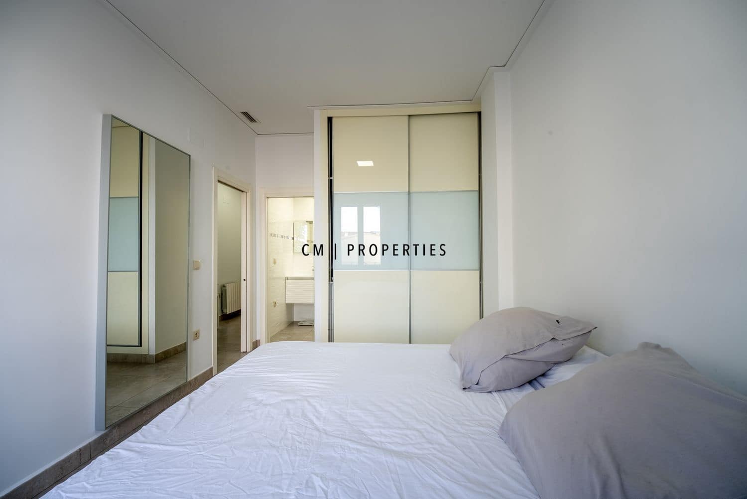 3 bedroom Flat for rent in Valencia city - € 1,850 (Ref: 9731386)