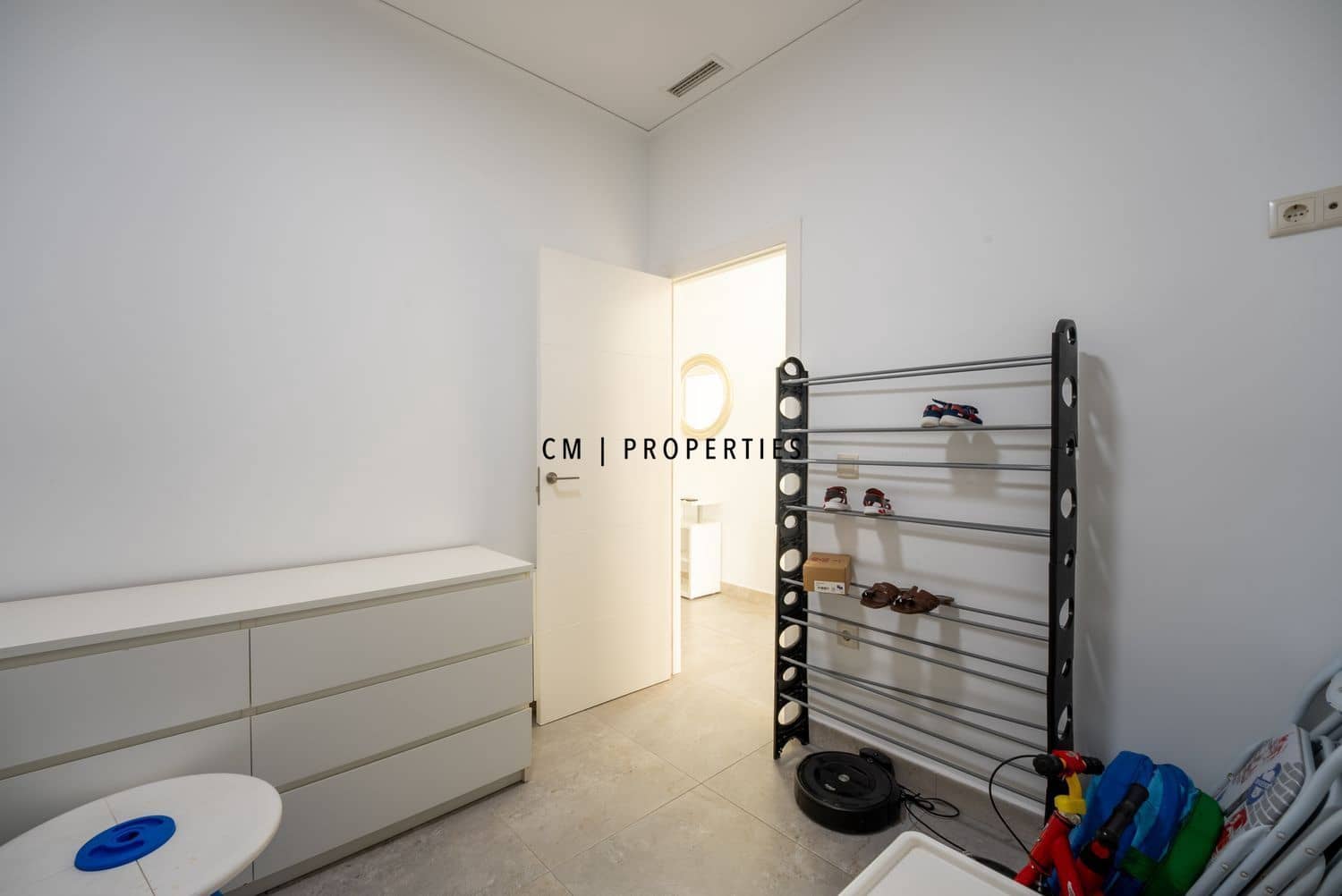 3 bedroom Flat for rent in Valencia city - € 1,850 (Ref: 9731386)