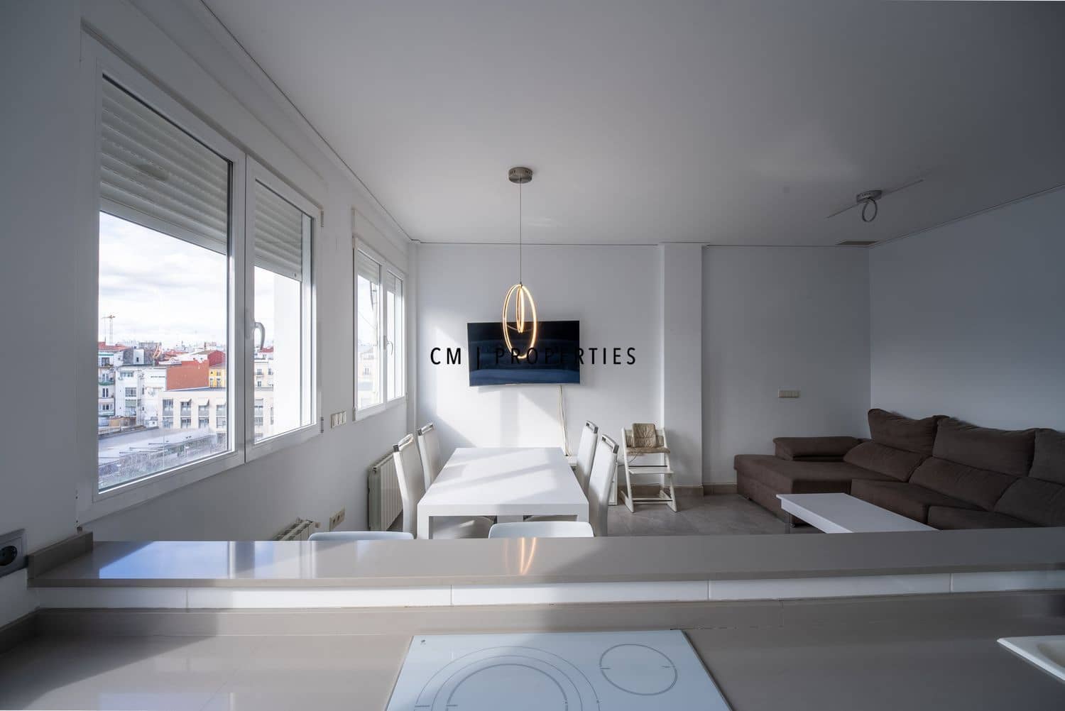 3 bedroom Flat for rent in Valencia city - € 1,850 (Ref: 9731386)