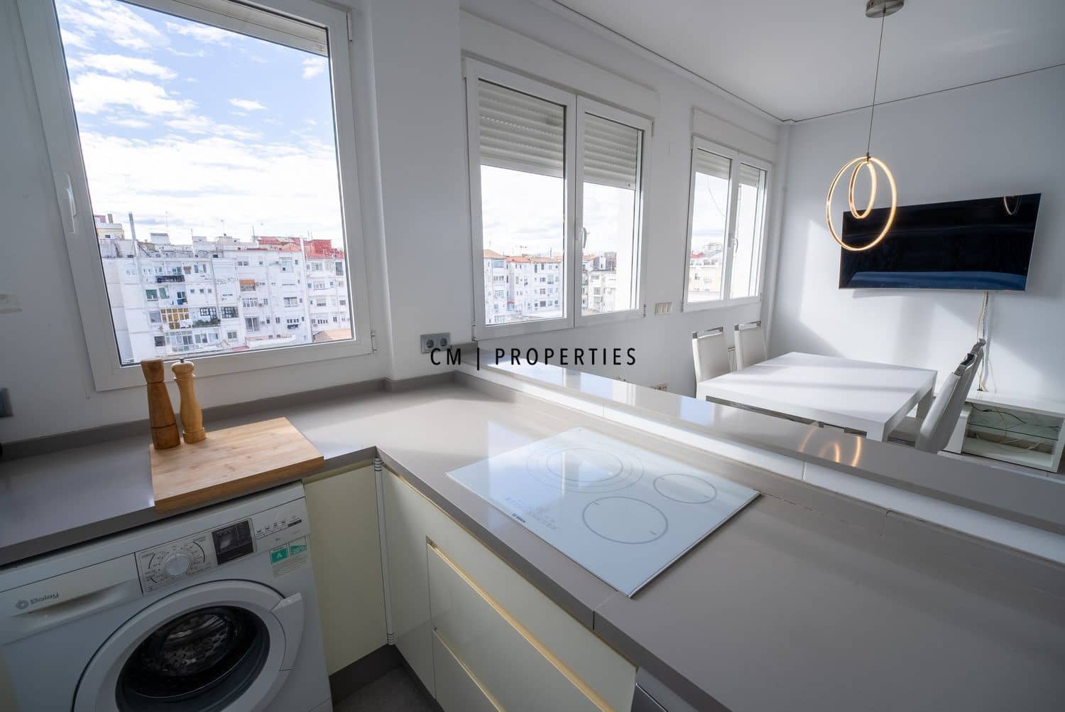 3 bedroom Flat for rent in Valencia city - € 1,850 (Ref: 9731386)