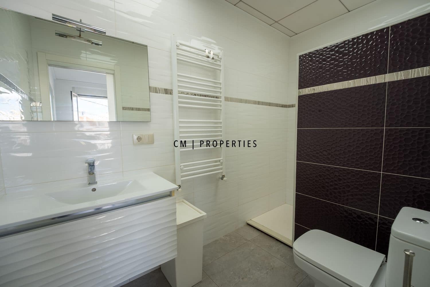 3 bedroom Flat for rent in Valencia city - € 1,850 (Ref: 9731386)