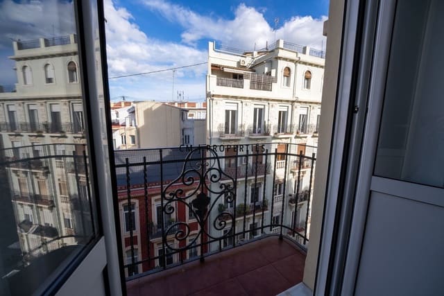 3 makuuhuone Asunto vuokrattavana paikassa L'Eixample, Valencia kaupunki - 1 850 € (Ref: 9731386)