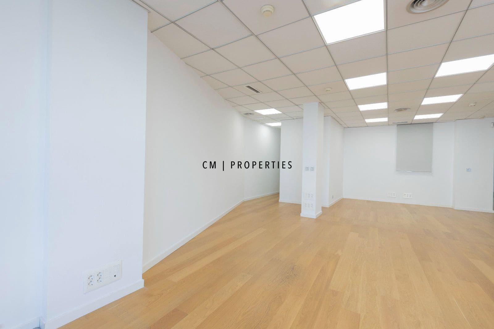 Bureau à louer à Valence ville - 2 600 € (Ref: 9733766)