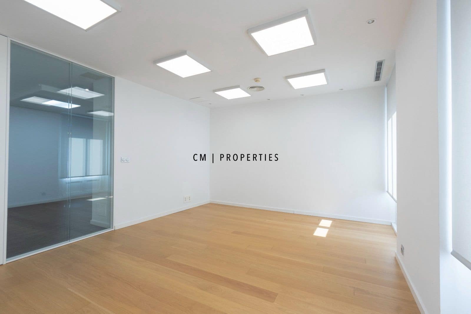 Bureau à louer à Valence ville - 2 600 € (Ref: 9733766)