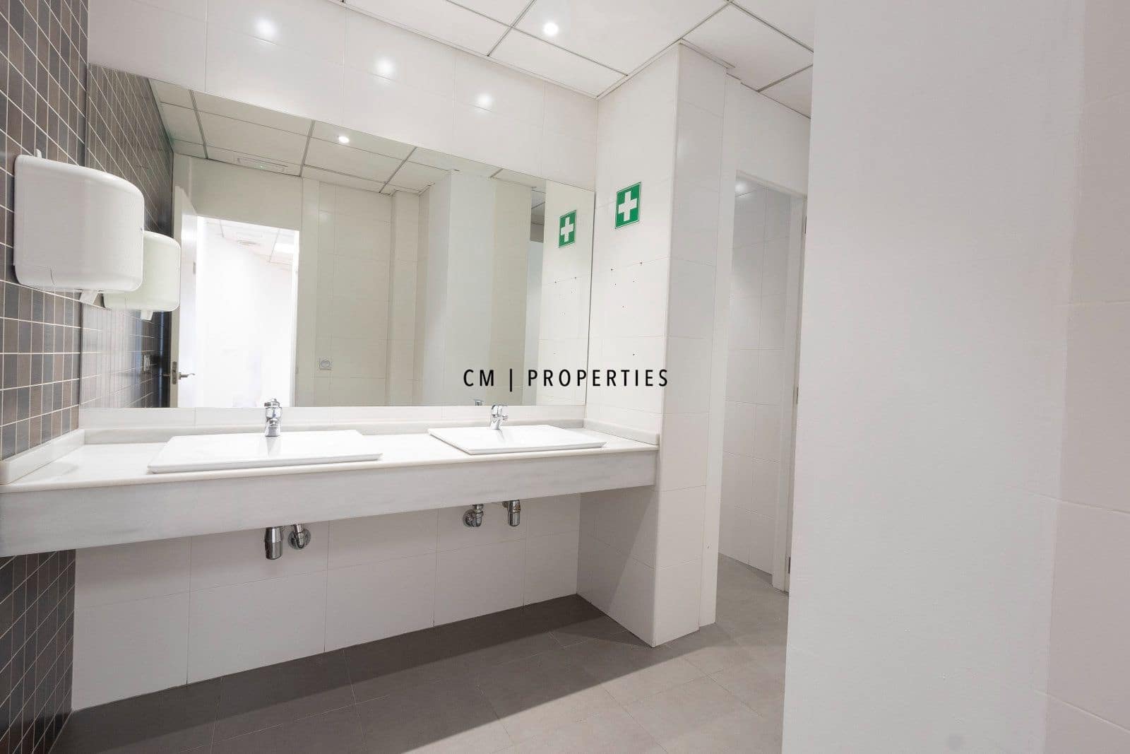 Bureau à louer à Valence ville - 2 600 € (Ref: 9733766)