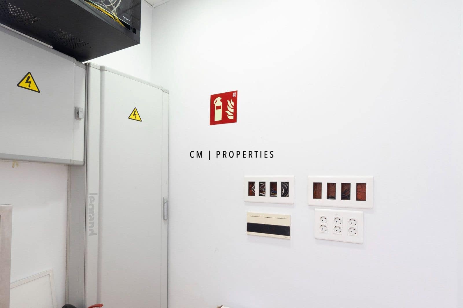 Bureau à louer à Valence ville - 2 600 € (Ref: 9733766)