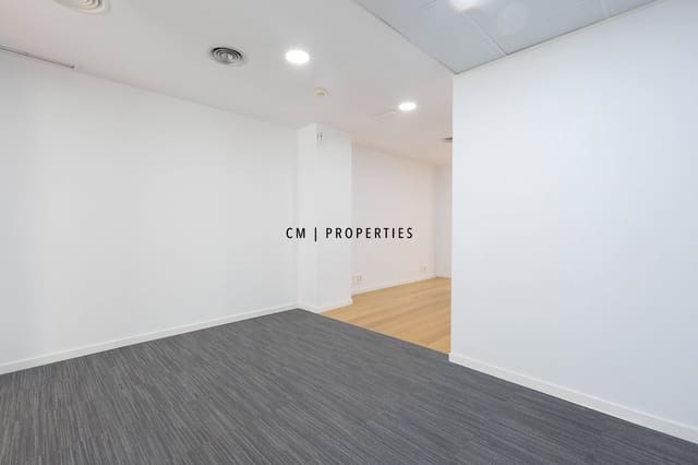 Bureau à louer à L'Eixample, Valence ville - 2 600 € (Ref: 9733766)