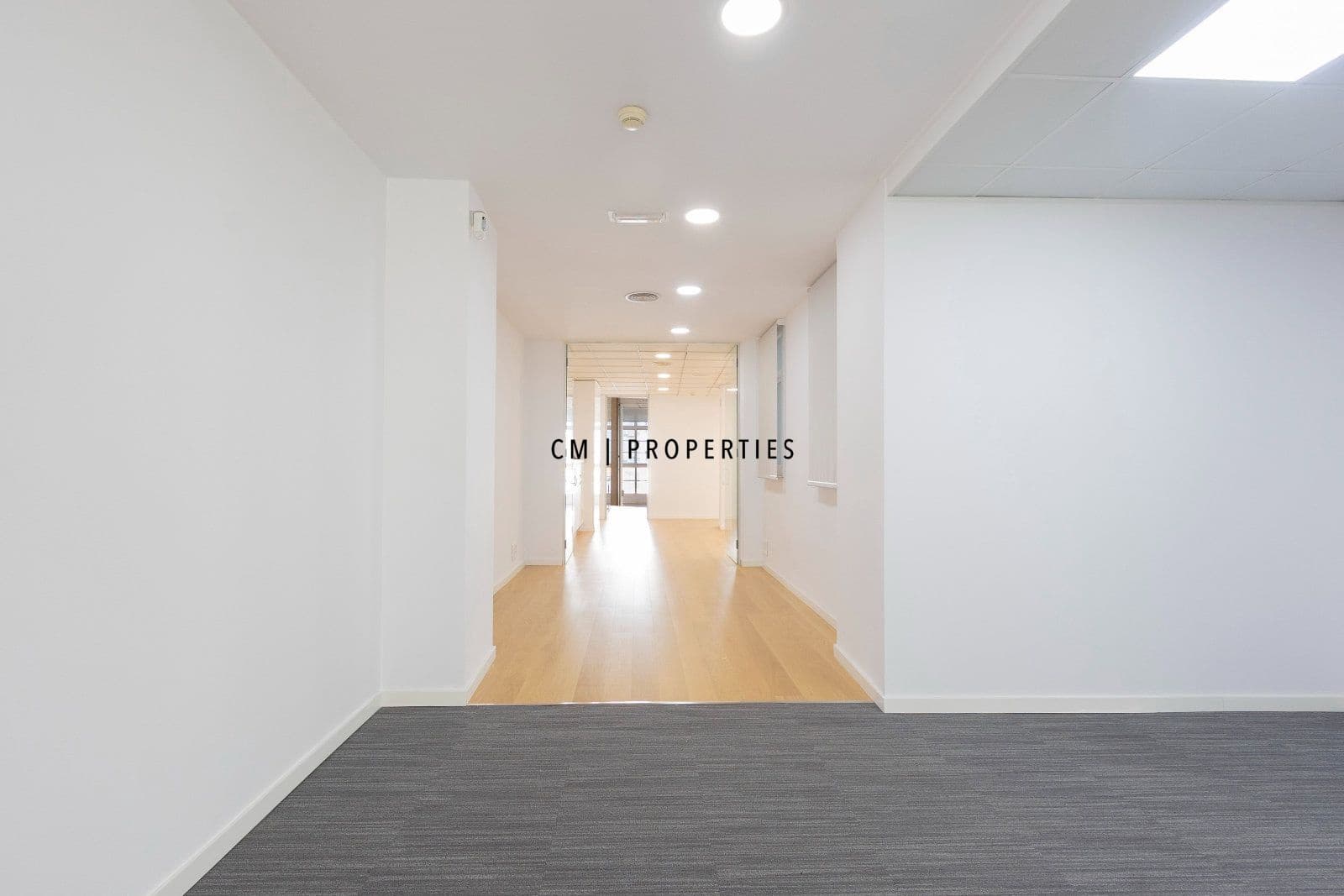 Bureau à louer à Valence ville - 2 600 € (Ref: 9733766)