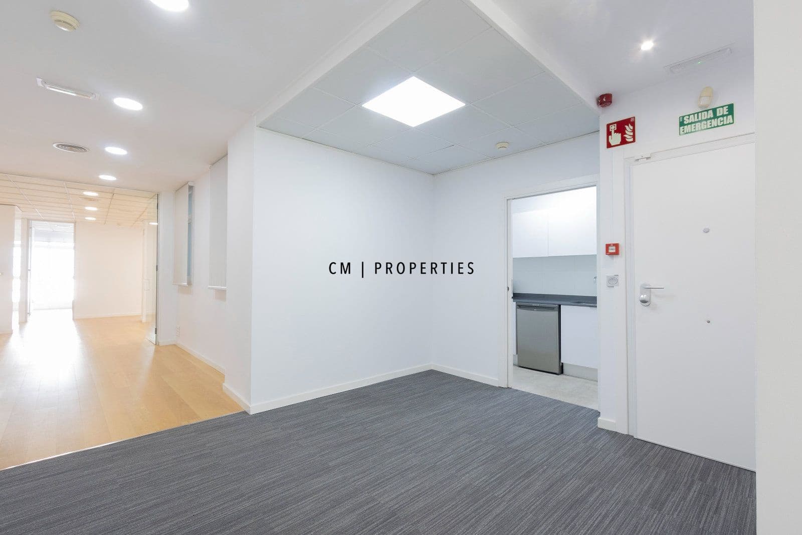 Bureau à louer à Valence ville - 2 600 € (Ref: 9733766)