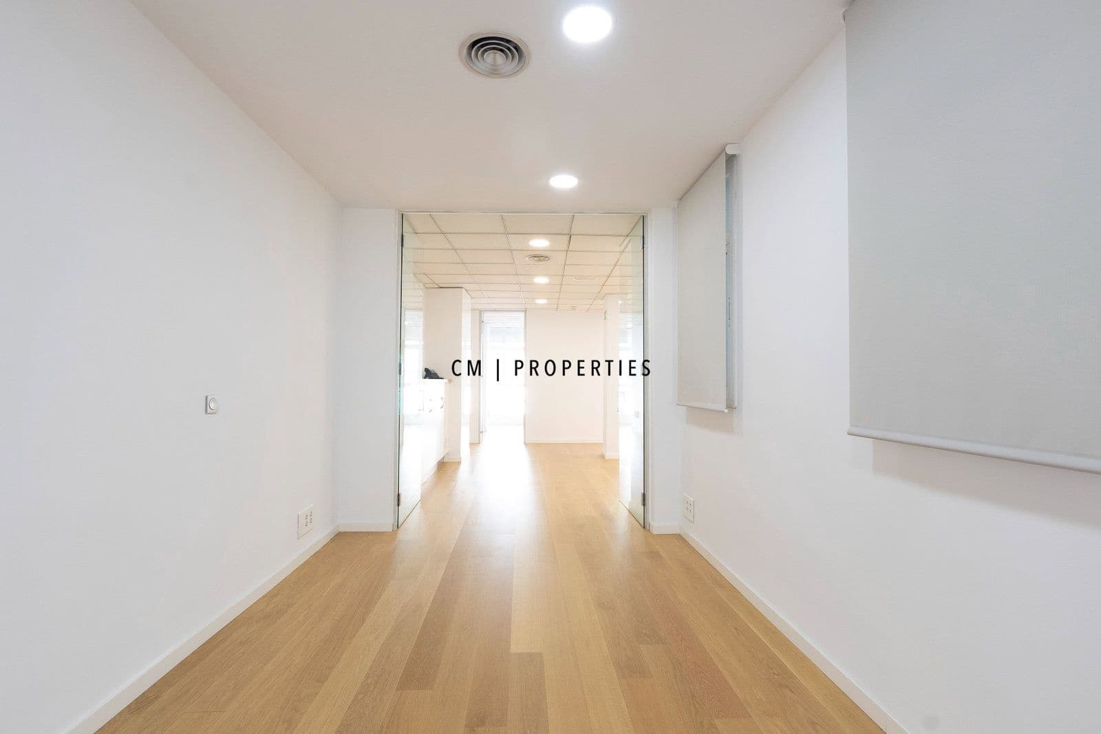 Bureau à louer à Valence ville - 2 600 € (Ref: 9733766)