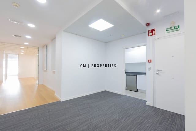 Bureau à louer à L'Eixample, Valence ville - 2 600 € (Ref: 9733766)