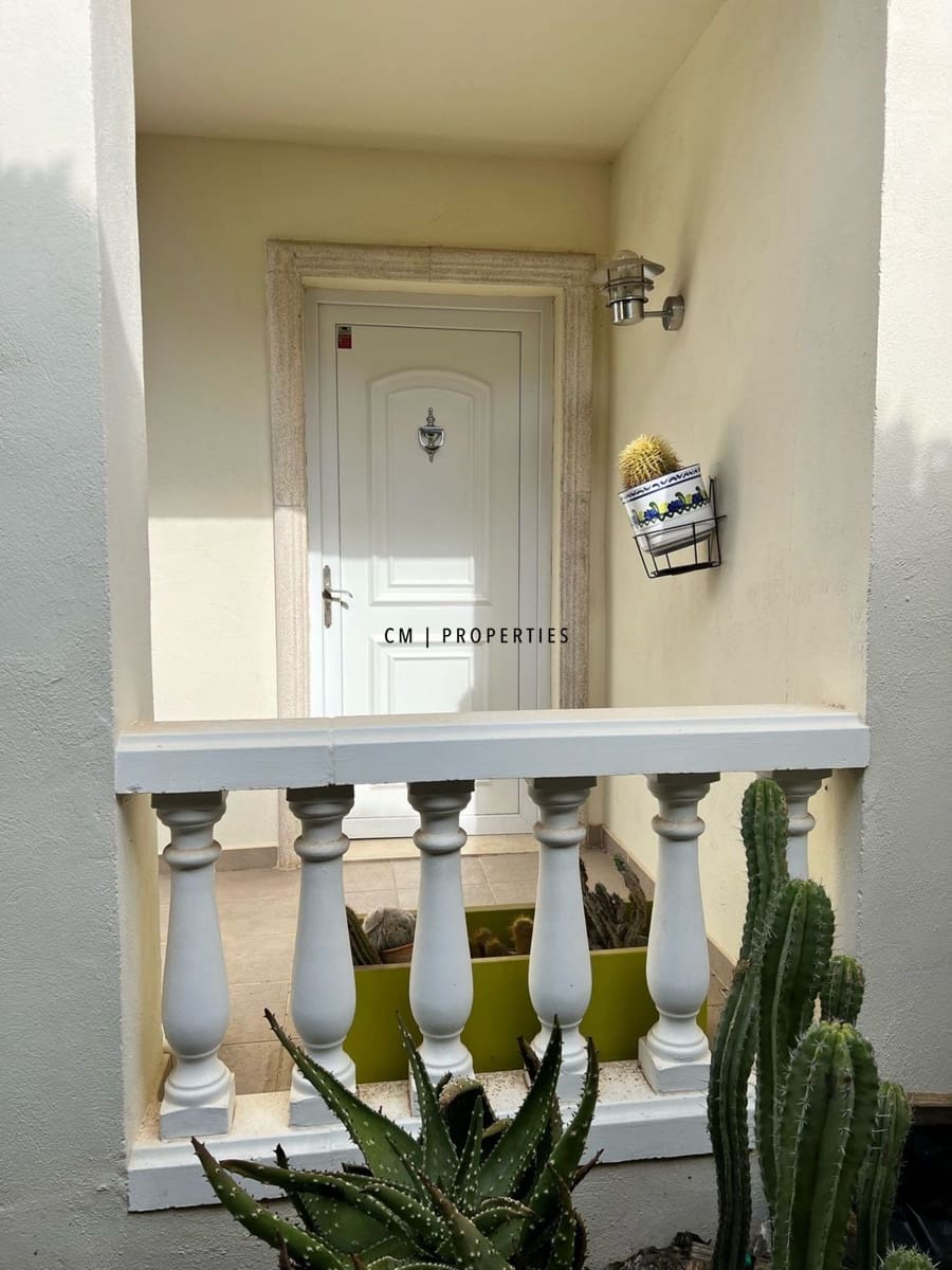 4 bedroom Villa for rent in La Canada with pool garage - € 2,600 (Ref: 9733767)