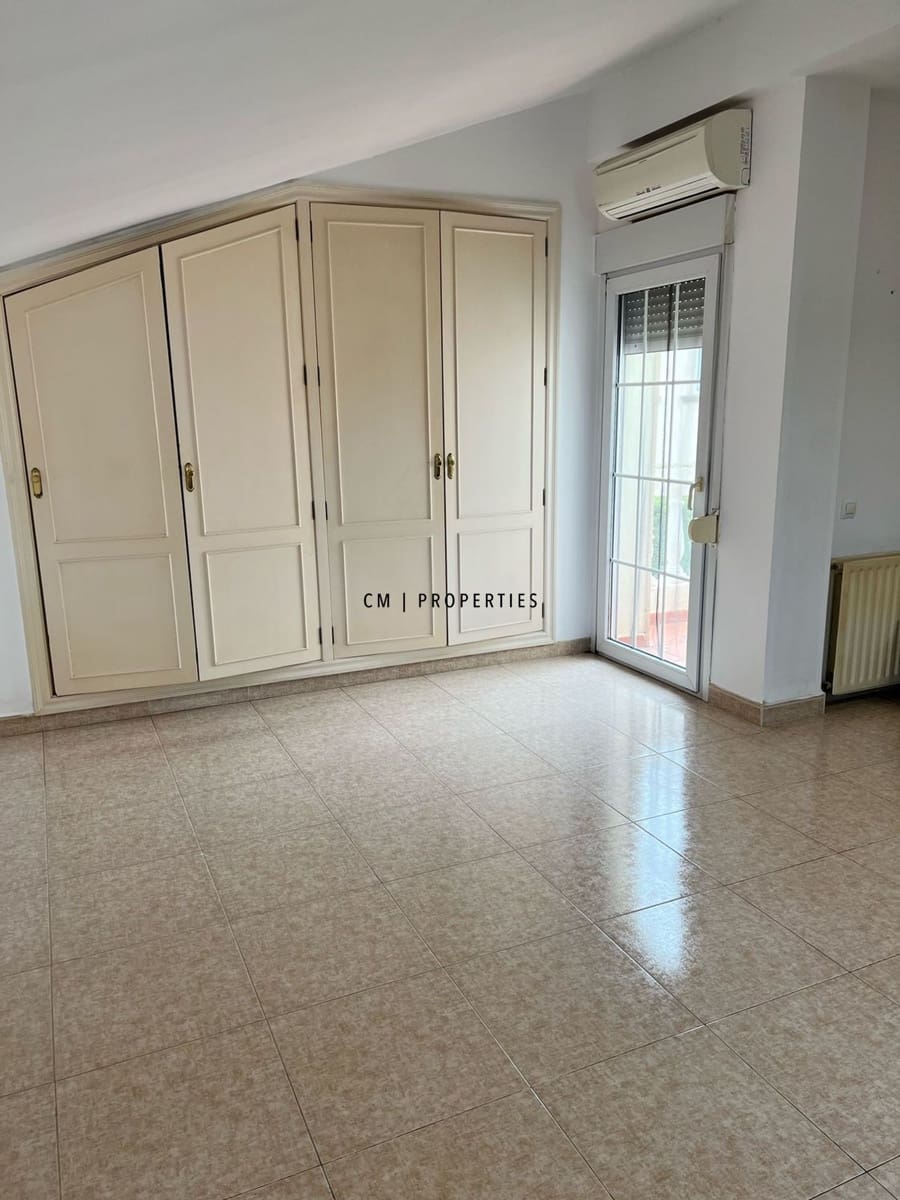 4 bedroom Villa for rent in La Canada with pool garage - € 2,600 (Ref: 9733767)