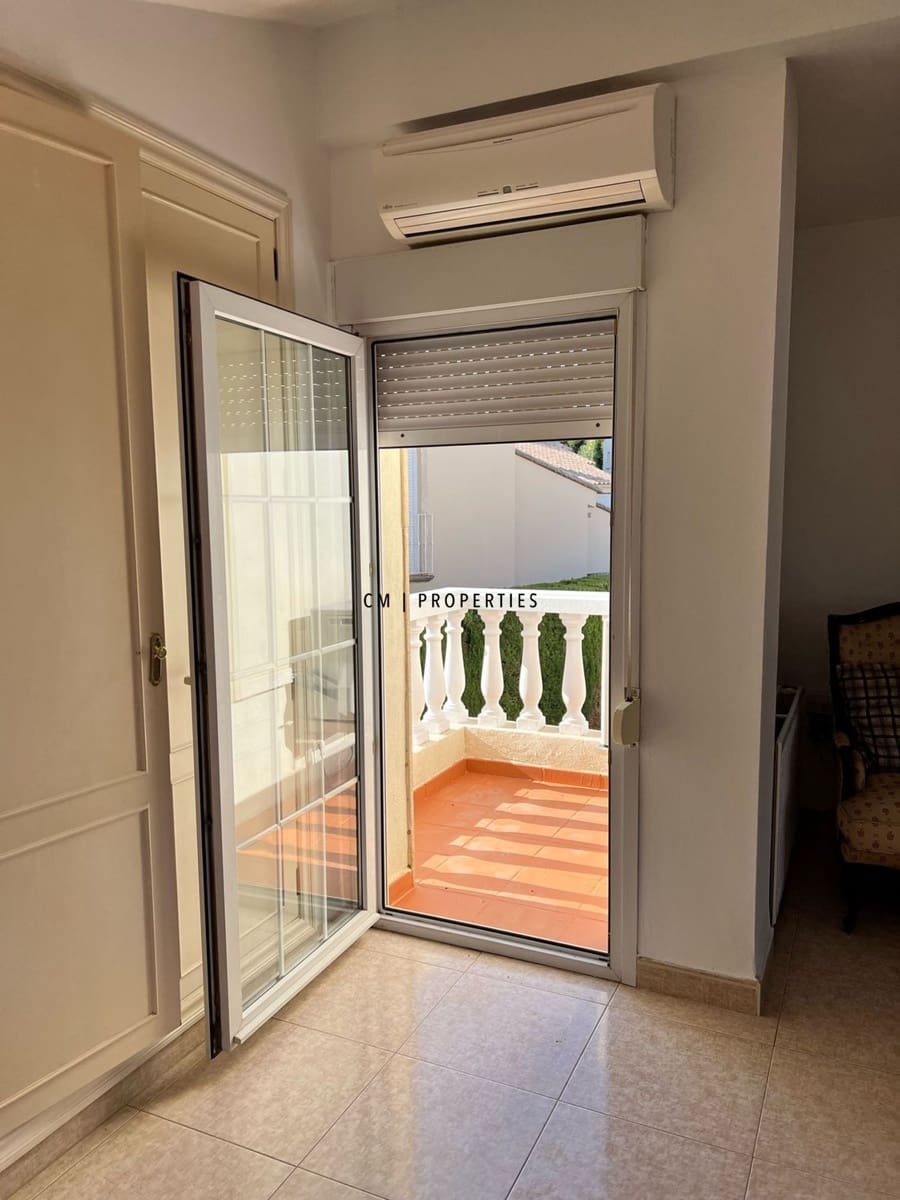 4 bedroom Villa for rent in La Canada with pool garage - € 2,600 (Ref: 9733767)