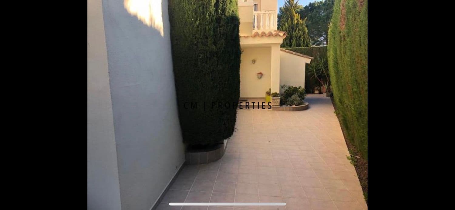 4 bedroom Villa for rent in La Canada with pool garage - € 2,600 (Ref: 9733767)