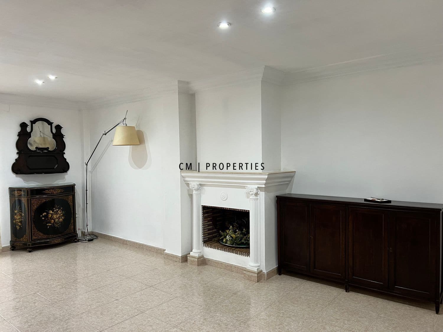 4 bedroom Villa for rent in La Canada with pool garage - € 2,600 (Ref: 9733767)