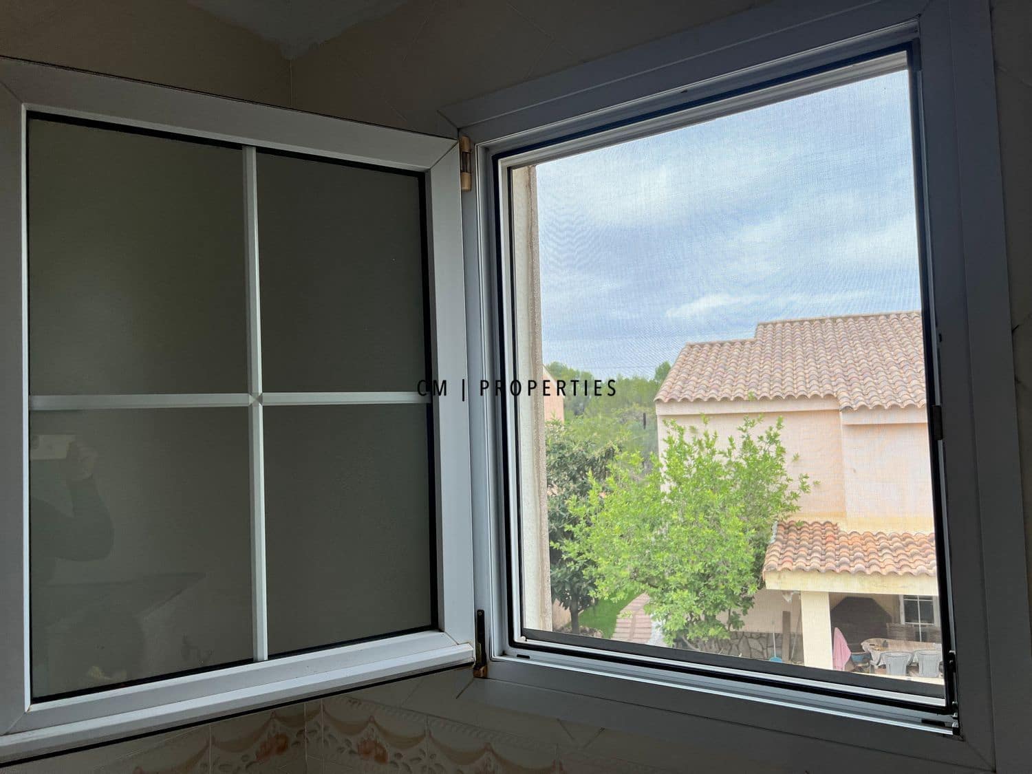 4 bedroom Villa for rent in La Canada with pool garage - € 2,600 (Ref: 9733767)