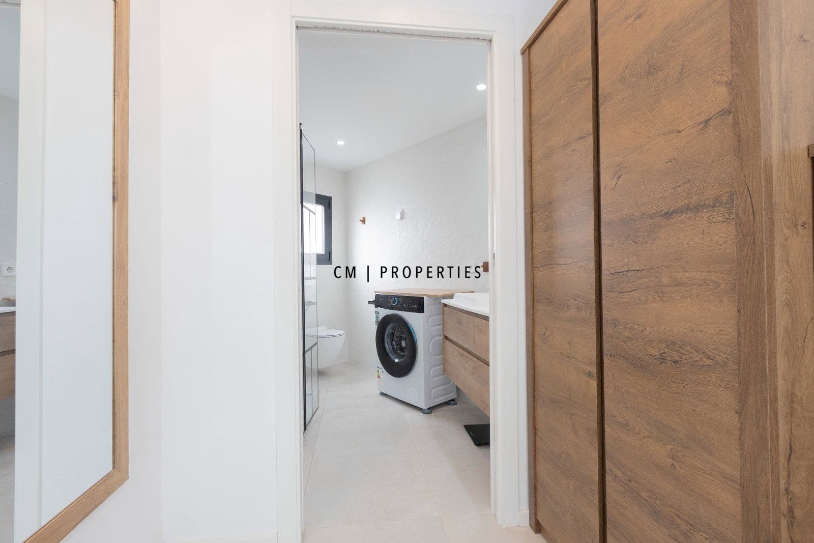 2 bedroom Flat for rent in Valencia city - € 1,700 (Ref: 9737198)