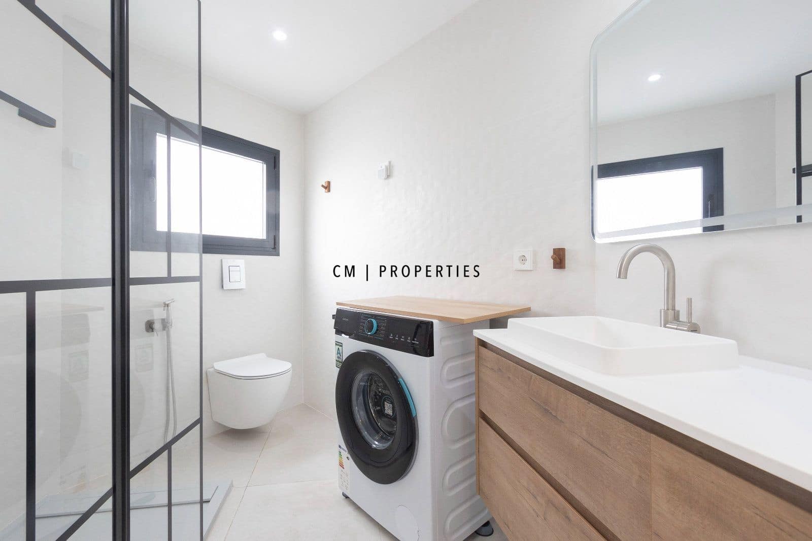 2 bedroom Flat for rent in Valencia city - € 1,700 (Ref: 9737198)