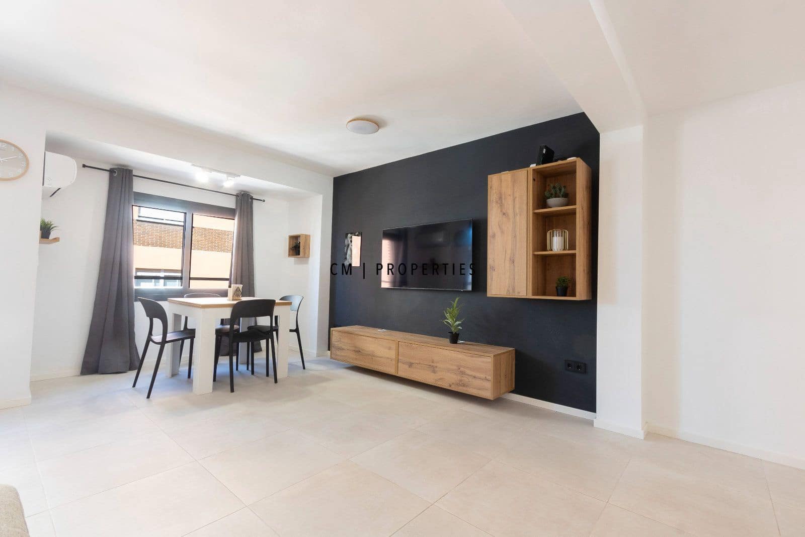 2 bedroom Flat for rent in Valencia city - € 1,700 (Ref: 9737198)