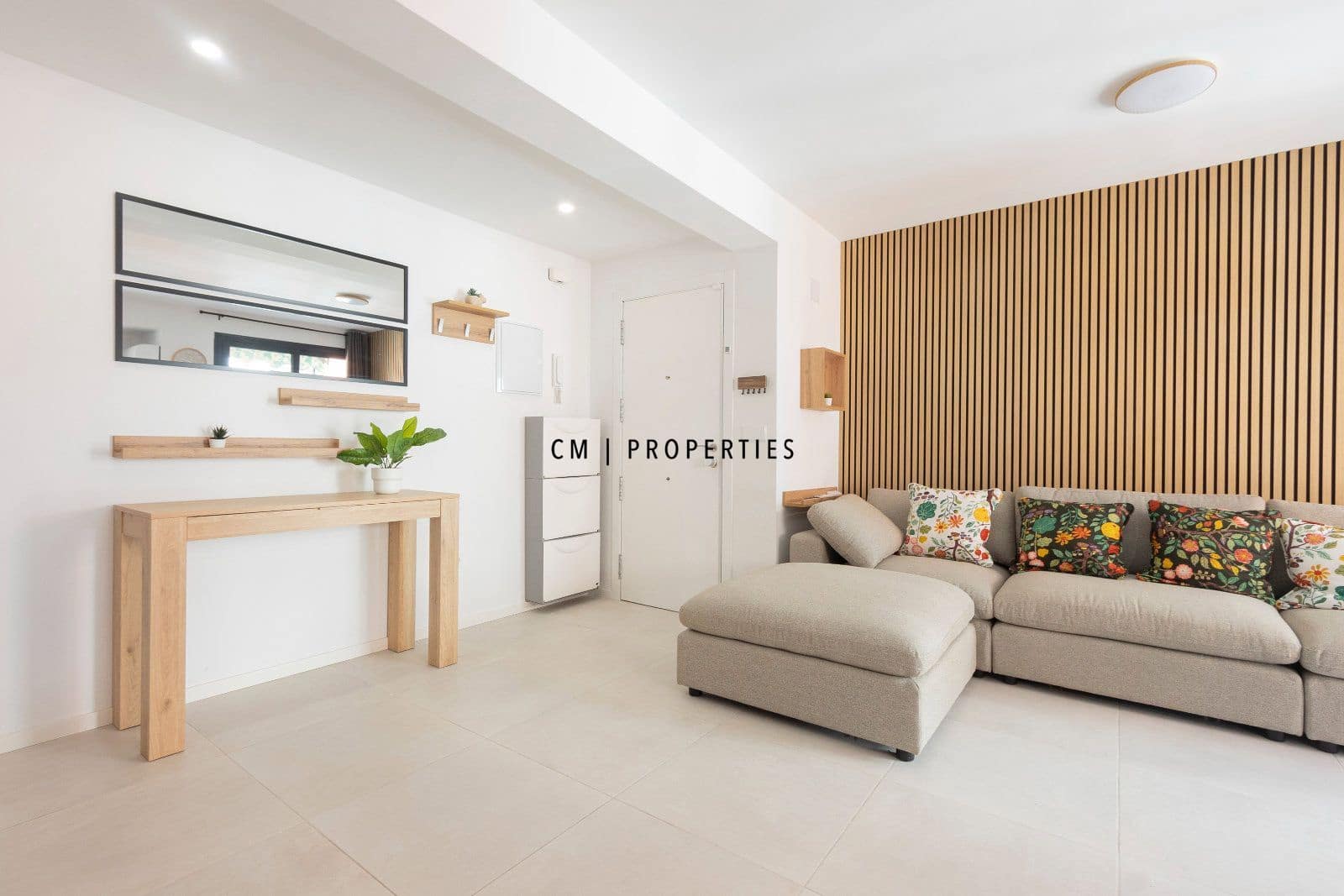 2 bedroom Flat for rent in Valencia city - € 1,700 (Ref: 9737198)