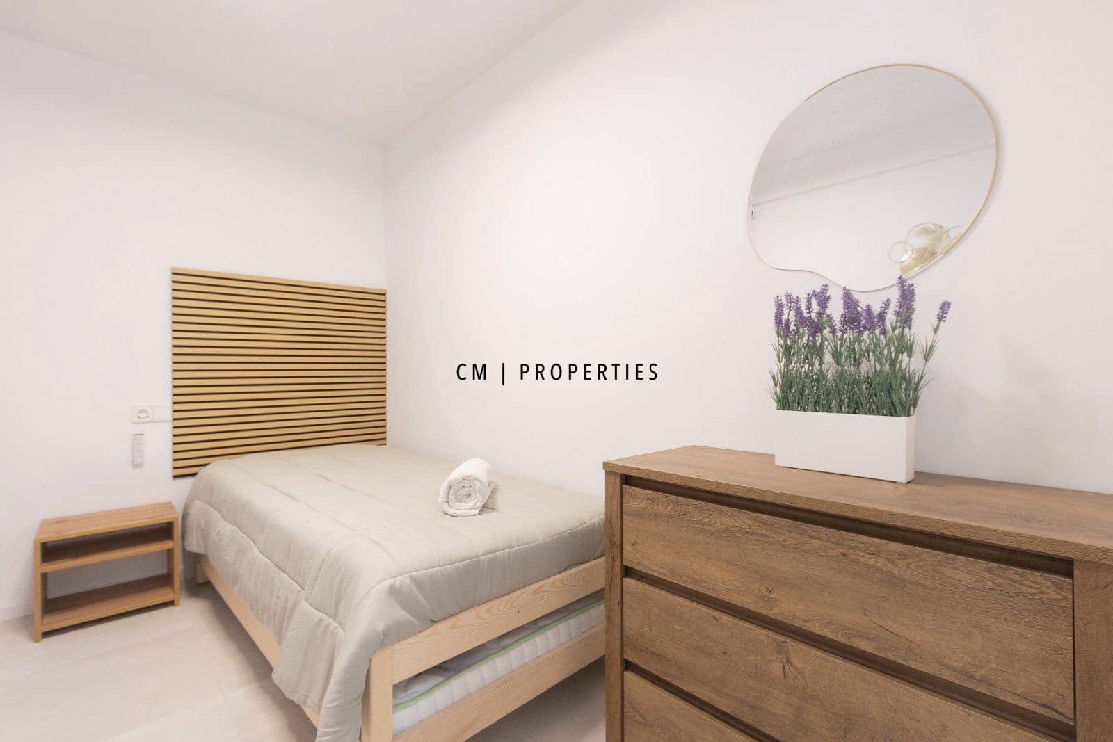 2 bedroom Flat for rent in Valencia city - € 1,700 (Ref: 9737198)