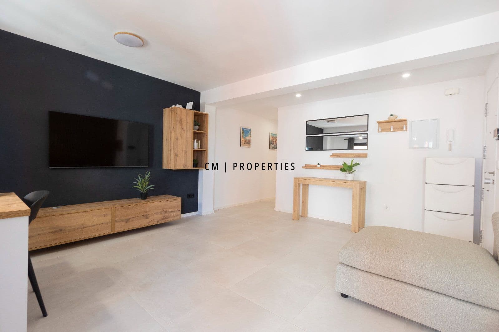 2 bedroom Flat for rent in Valencia city - € 1,700 (Ref: 9737198)