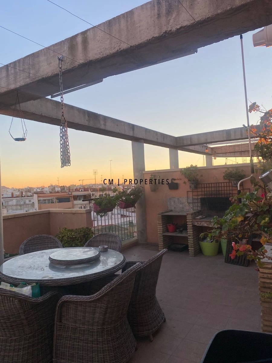 Ático de 3 habitaciones en Benimamet en alquiler - 1.700 € (Ref: 9737199)