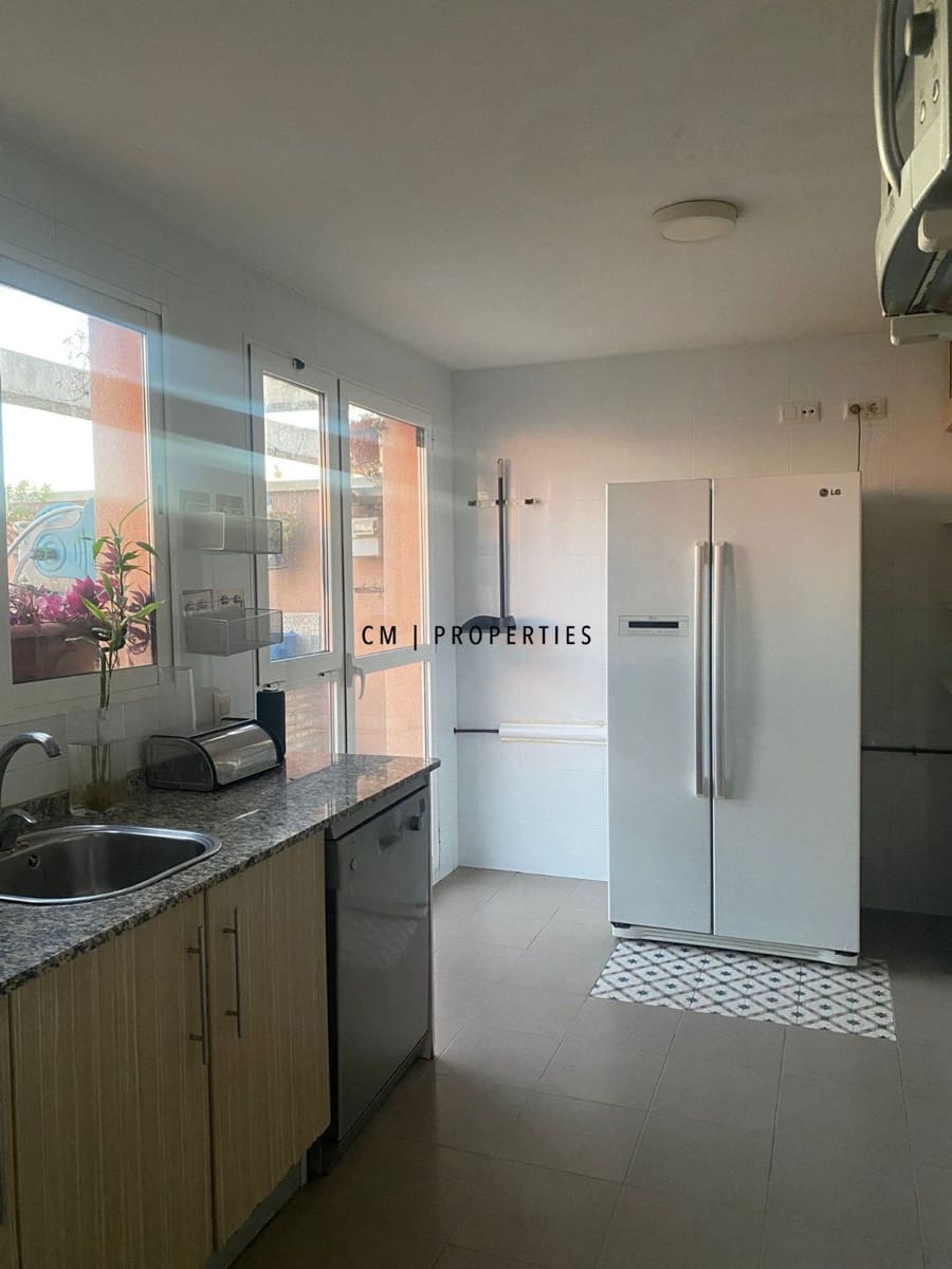 Ático de 3 habitaciones en Benimamet en alquiler - 1.700 € (Ref: 9737199)