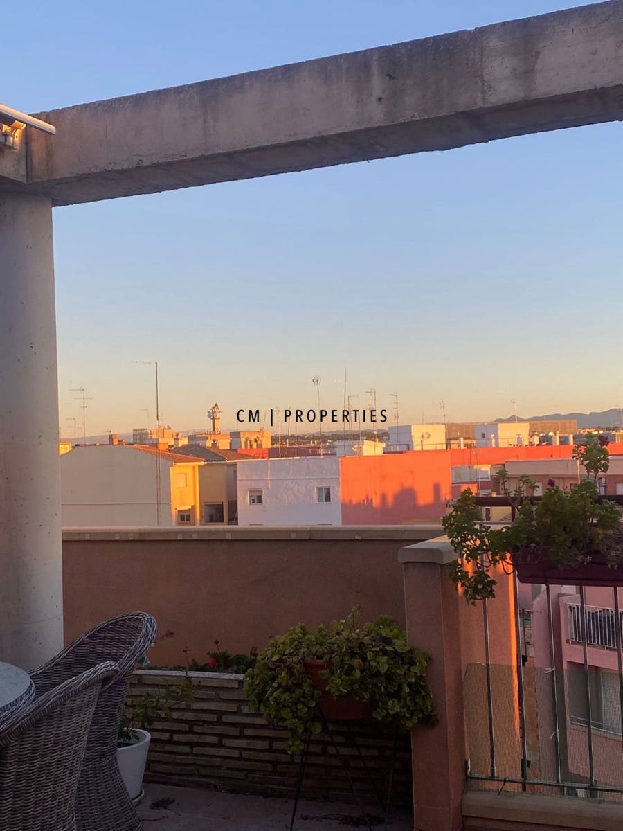 Ático de 3 habitaciones en Benimamet en alquiler - 1.700 € (Ref: 9737199)