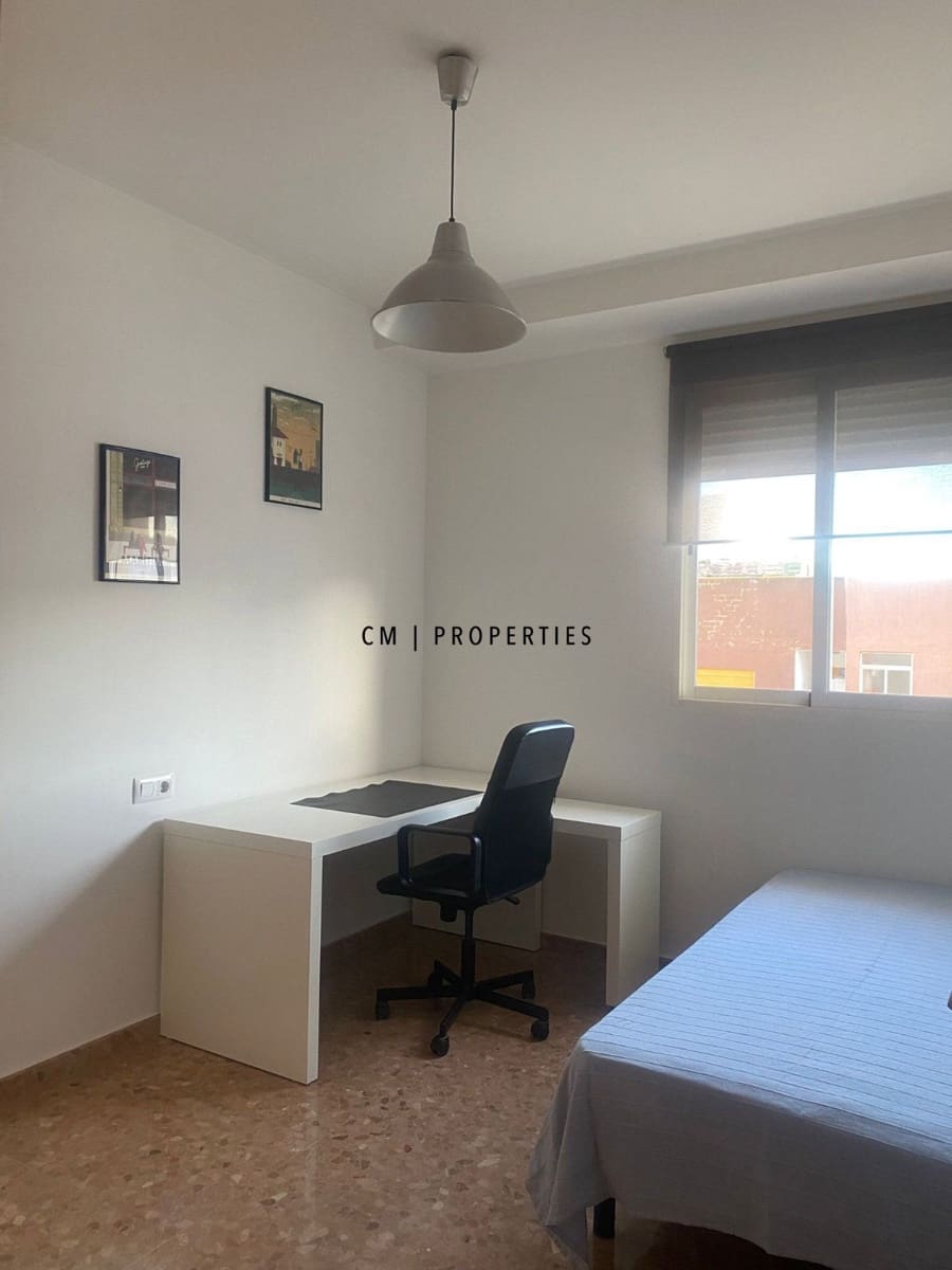 Ático de 3 habitaciones en Benimamet en alquiler - 1.700 € (Ref: 9737199)